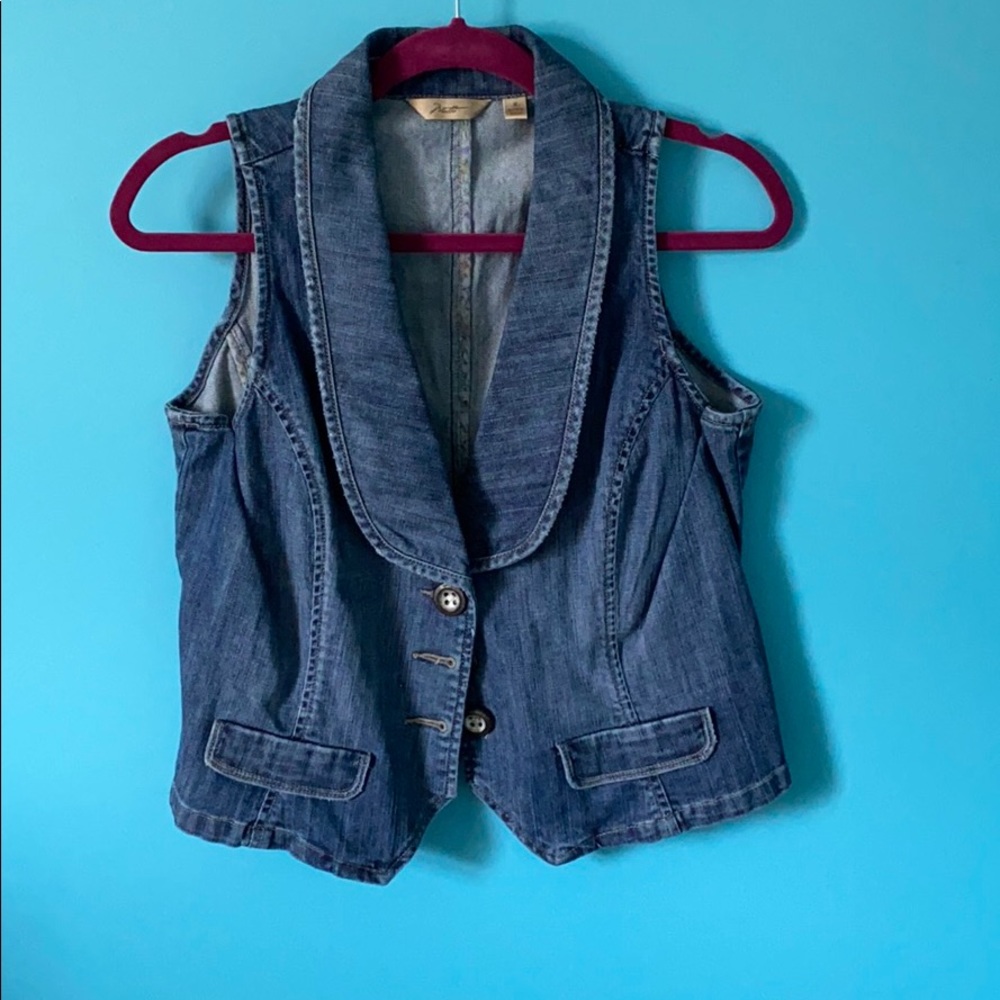 Jean Vest